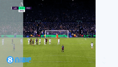 足球中超前锋获月最佳，进球效率惊人