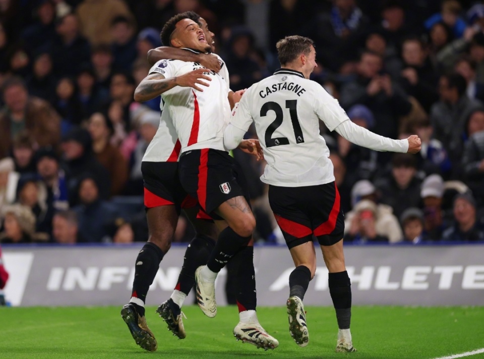 篮网半场获得20次罚球，托马斯轰19分紧咬比分