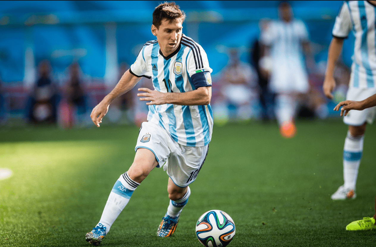 如何在足球场上保持心理稳定？